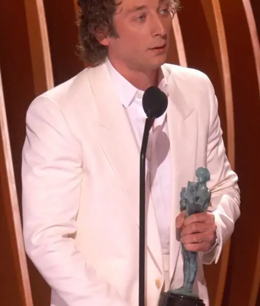 Jeremy Allen White 30 Sag Awards Suit