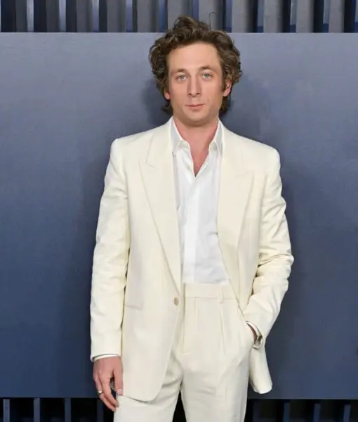 Jeremy Allen White 30 Sag Awards Suit