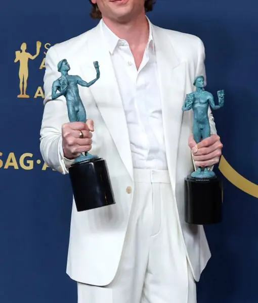 Jeremy Allen White 30 Sag Awards Suit