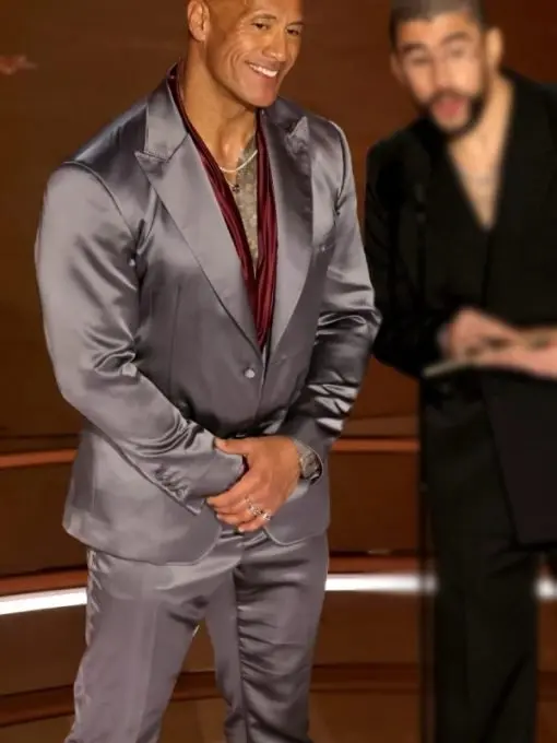 Oscar 2024 Dwayne Johnson Metallic Suit