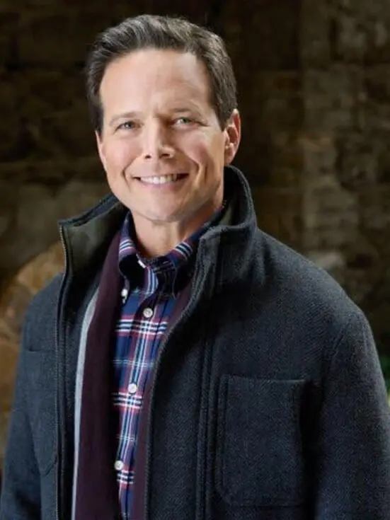 A Merry Scottish Christmas 2023 Scott Wolf Grey Coat