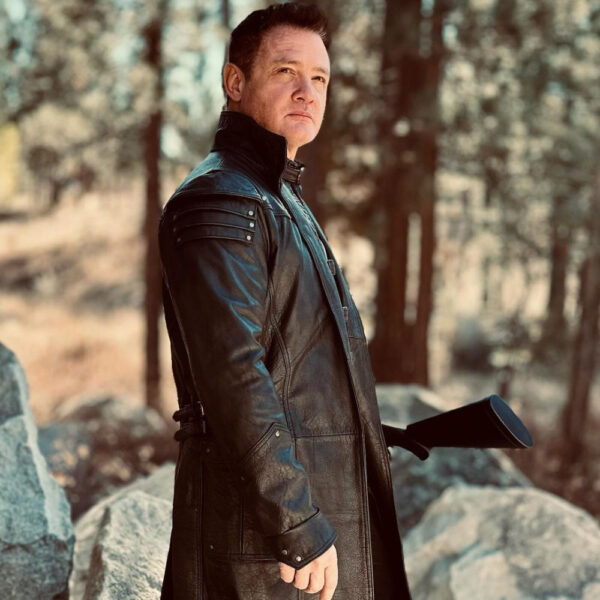 Hansel and Gretel Jeremy Renner Coat