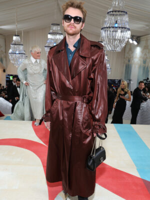 Met-Gala-Red-Carpet-2023-Finneas-OConnell-Chocolate-Brown-Coat.jpg